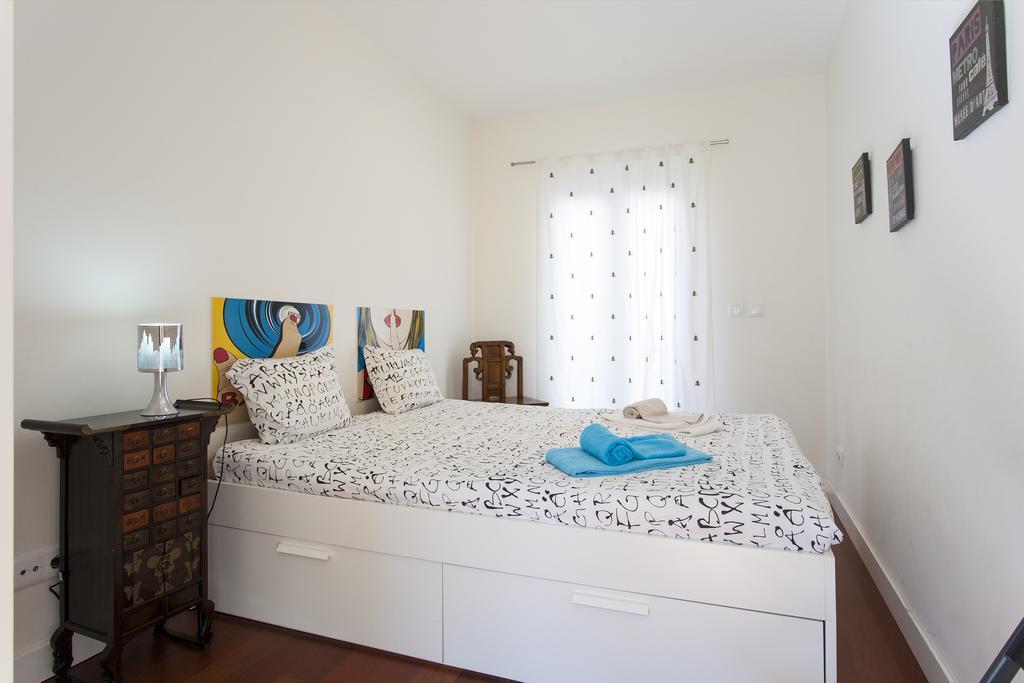 Joivy Joyful 2Br Apt With Terrace Nearby Sao Bento Palace Lisboa Extérieur photo
