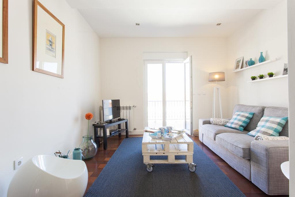 Appartement Joivy Joyful 2Br Apt With Terrace Nearby Sao Bento Palace à Lisboa Chambre photo