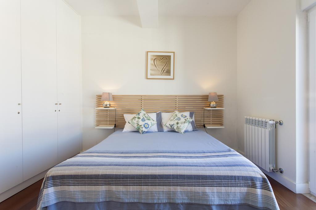 Joivy Joyful 2Br Apt With Terrace Nearby Sao Bento Palace Lisboa Chambre photo