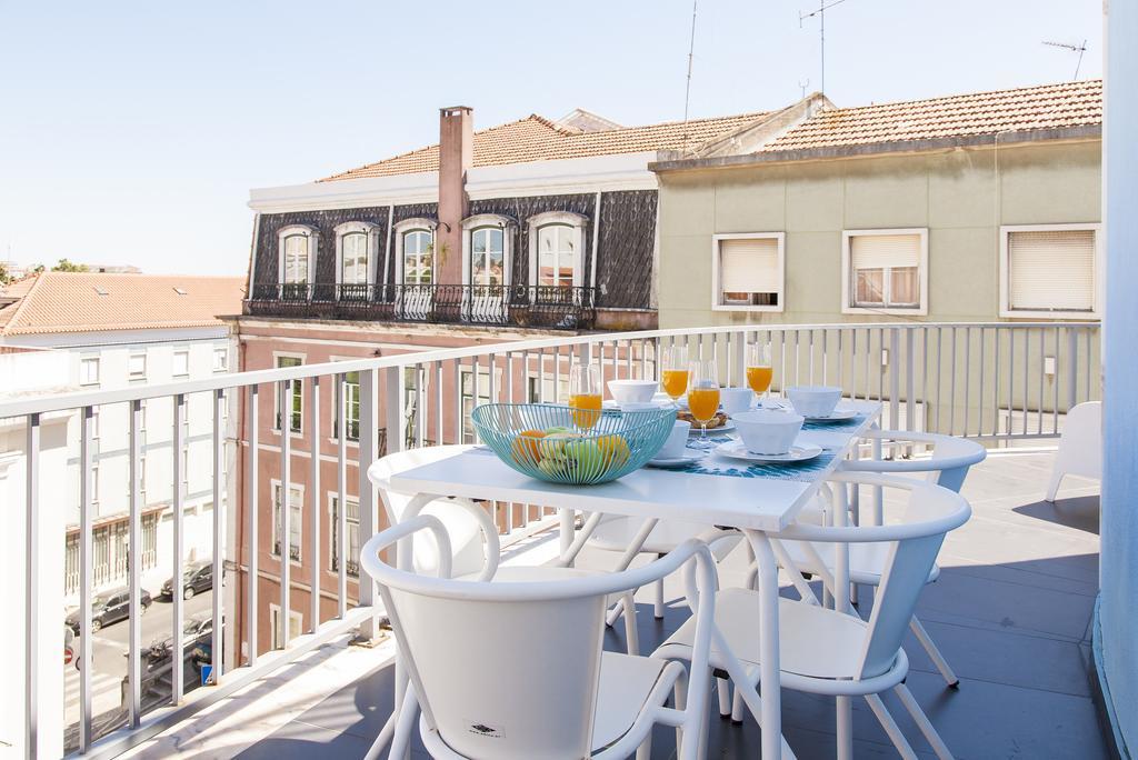 Joivy Joyful 2Br Apt With Terrace Nearby Sao Bento Palace Lisboa Extérieur photo