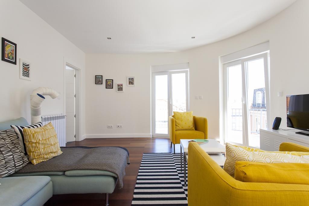 Appartement Joivy Joyful 2Br Apt With Terrace Nearby Sao Bento Palace à Lisboa Extérieur photo