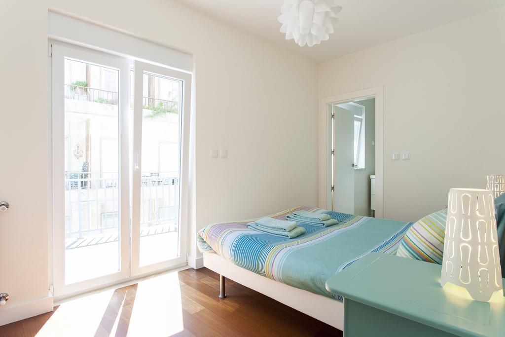Joivy Joyful 2Br Apt With Terrace Nearby Sao Bento Palace Lisboa Extérieur photo